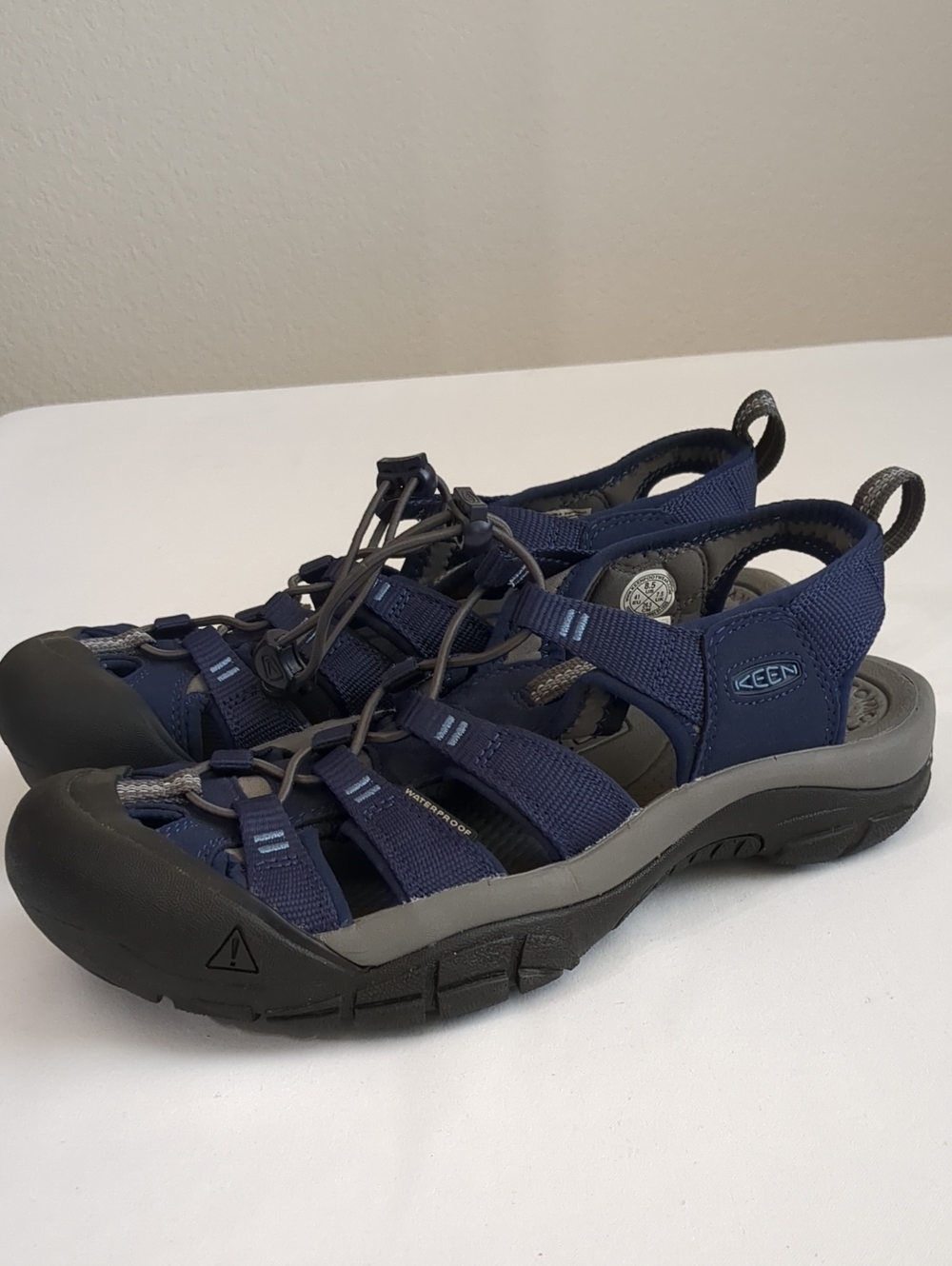 Keen Men's Newport H2 Navy Sandal Sz 8.5